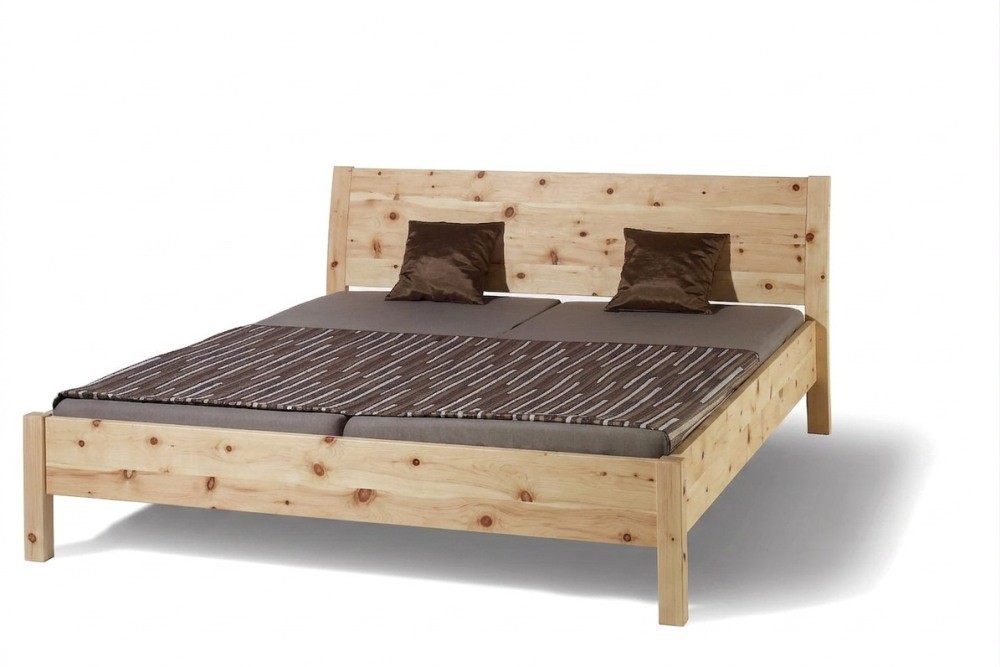 Detailansicht Bett Holzschmiede Swing in Zirbe massiv