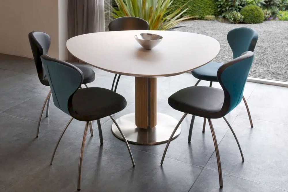 Designer Esstisch Steely mit Platte eiförmig in Keramik
