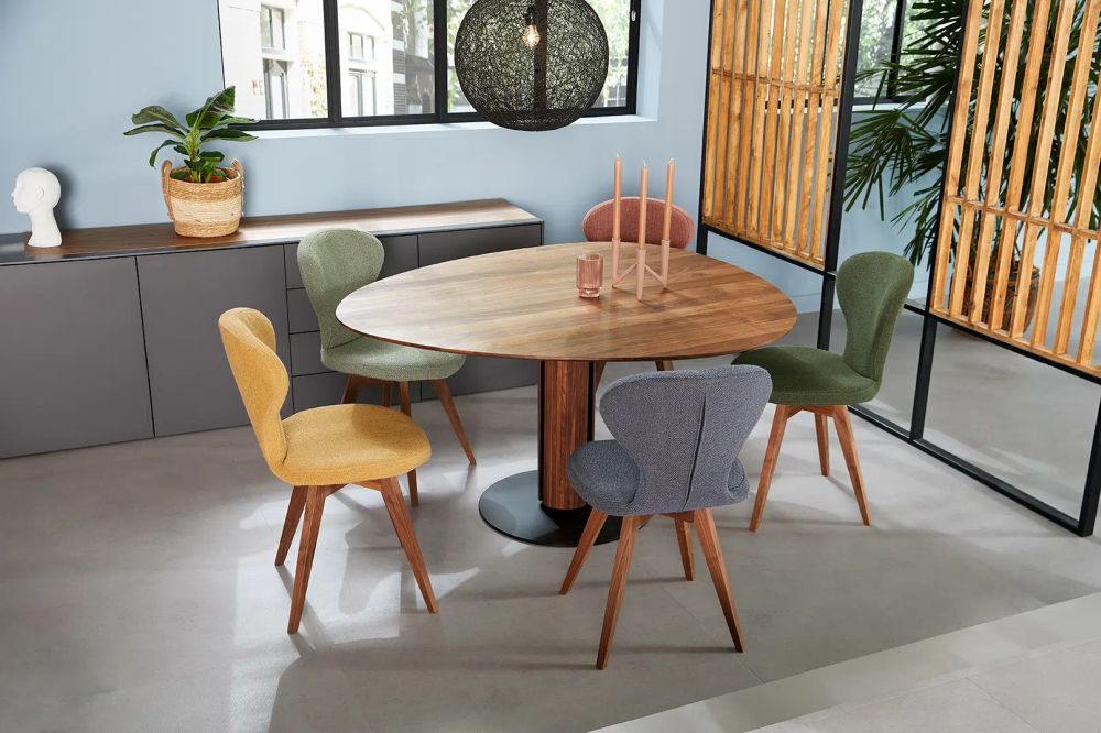 Designer Esstisch Steely mit Platte eiförmig in Eiche massiv
