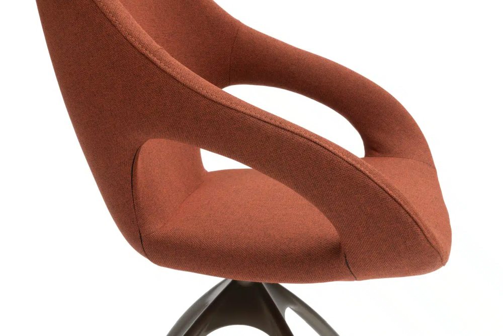 Designer Esszimmerstuhl Quby mit Untergestell metall drehbar