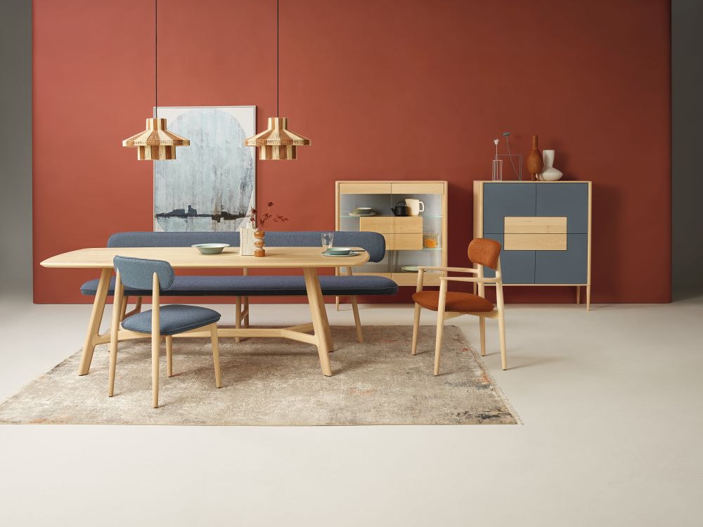 Anrei Juna Essgruppe in Asteiche massiv geölt und Juna Highboard