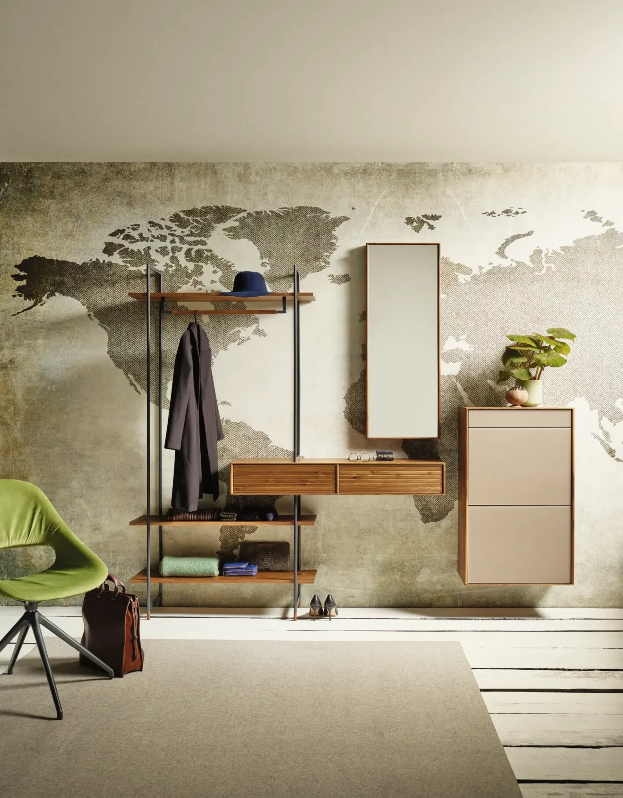 Anrei Lina Garderobe aus Holz mit Spiegel und Schubladen in Naturtönen.