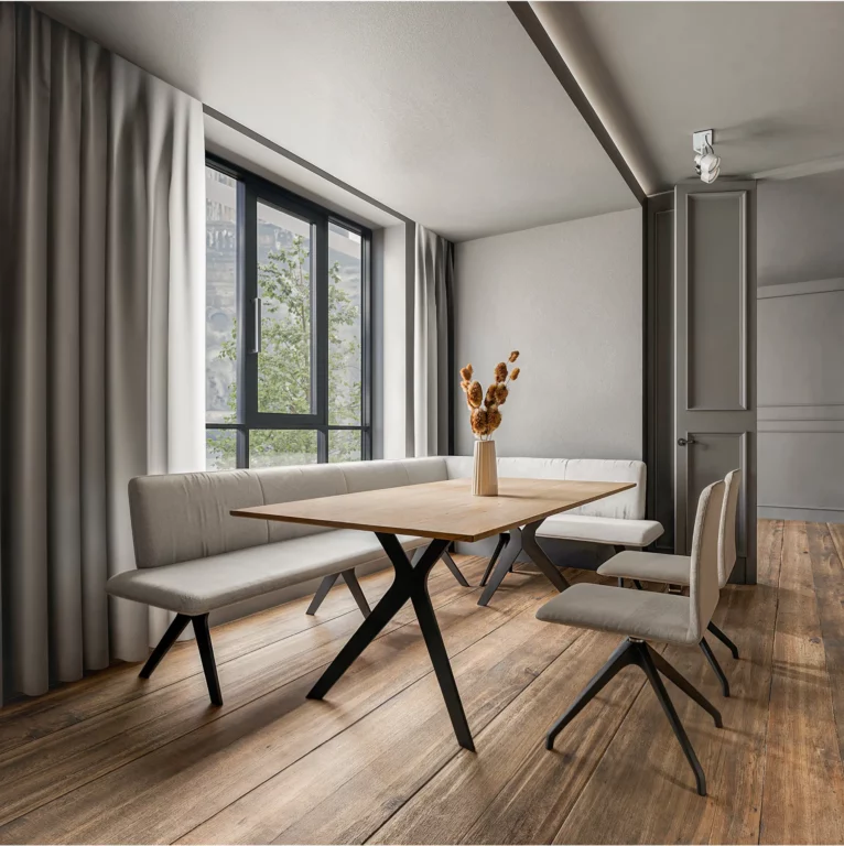 Anrei Listo Esstisch mit Holzplatte und Metallgestell, beige Sitzbank.