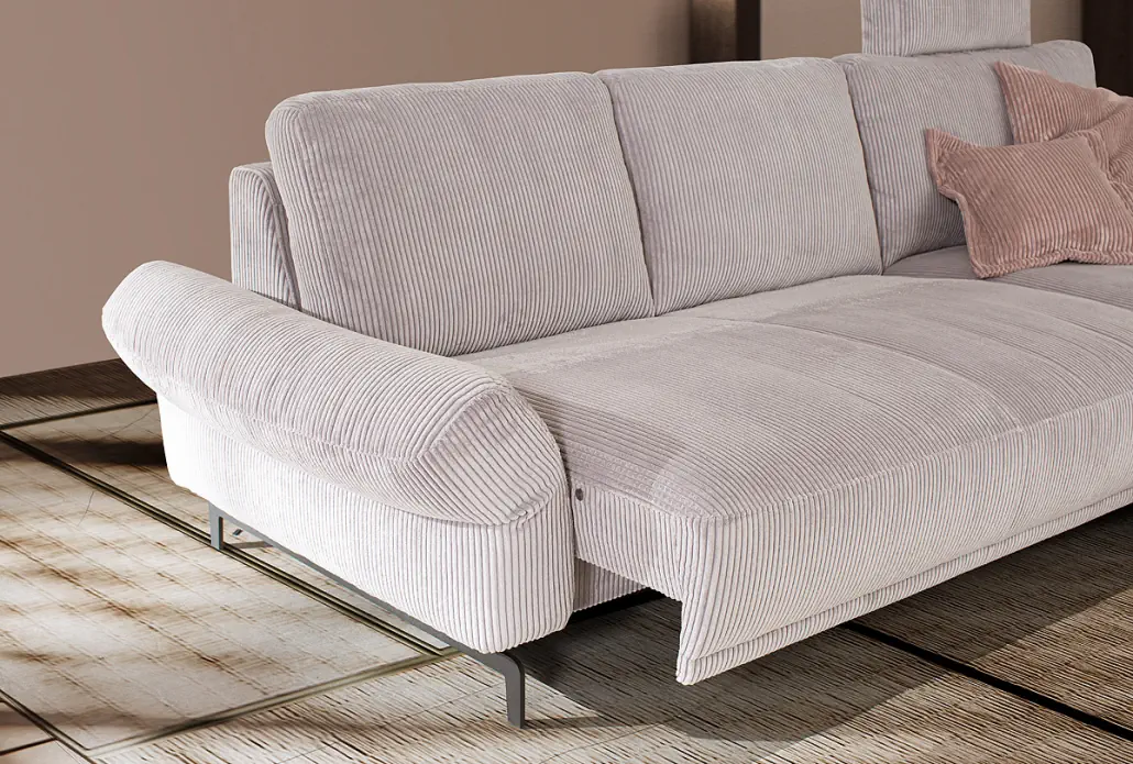 Activineo Sofa Bronx mit motorischem Sitzvorzug, beige Cordstoff, Metallfüße.