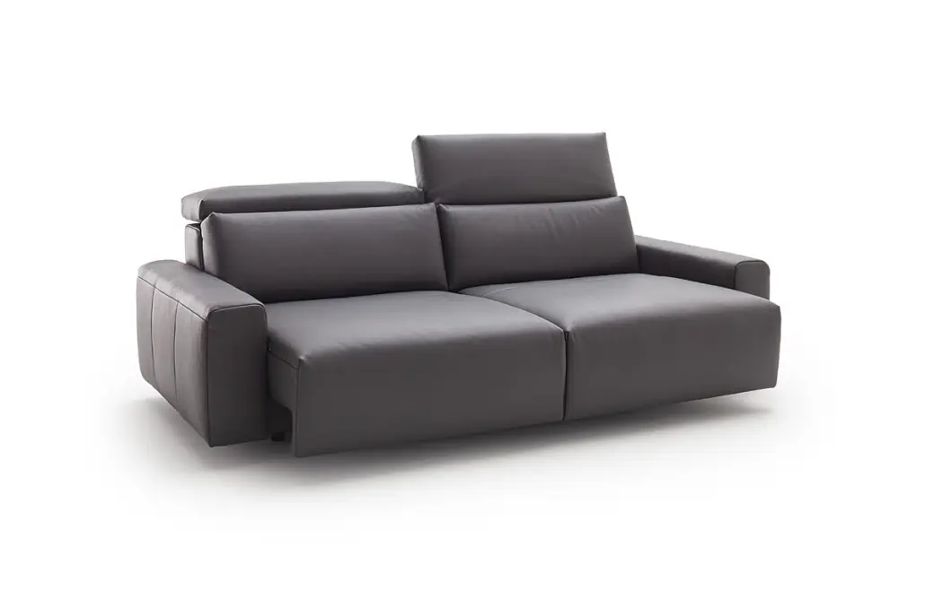 Activineo Braham Sofa mit Sitzvorzug und Kopfteilverstellung in grauem Leder.