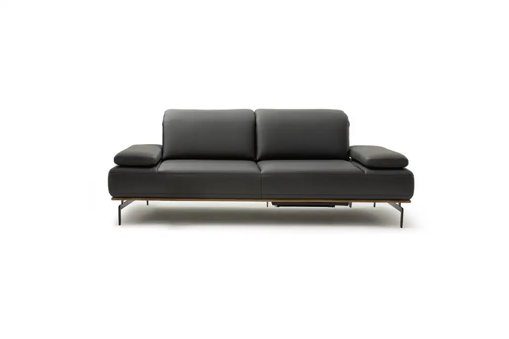 Activineo Bronson Einzelsofa in schwarzem Leder mit Eichenholzrahmen und elektrischer Fußklappe.