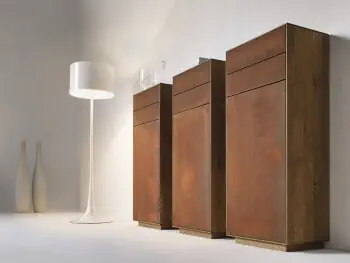 Anrei Puro Highboard aus Asteiche in Rostoptik mit klaren Linien.