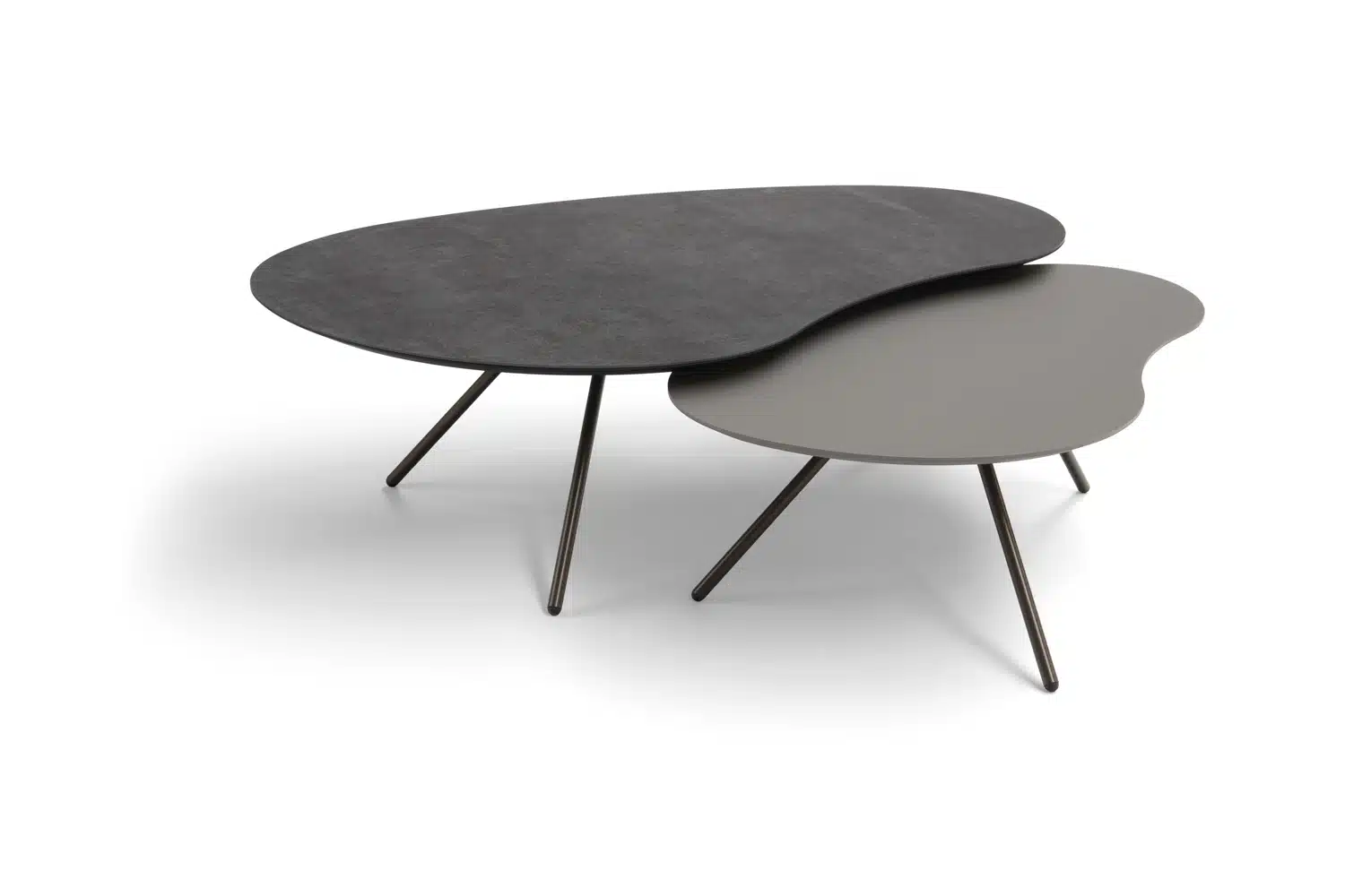 Cloudy Salontafelset, Keramik, iron grey und taupe, organische Form.