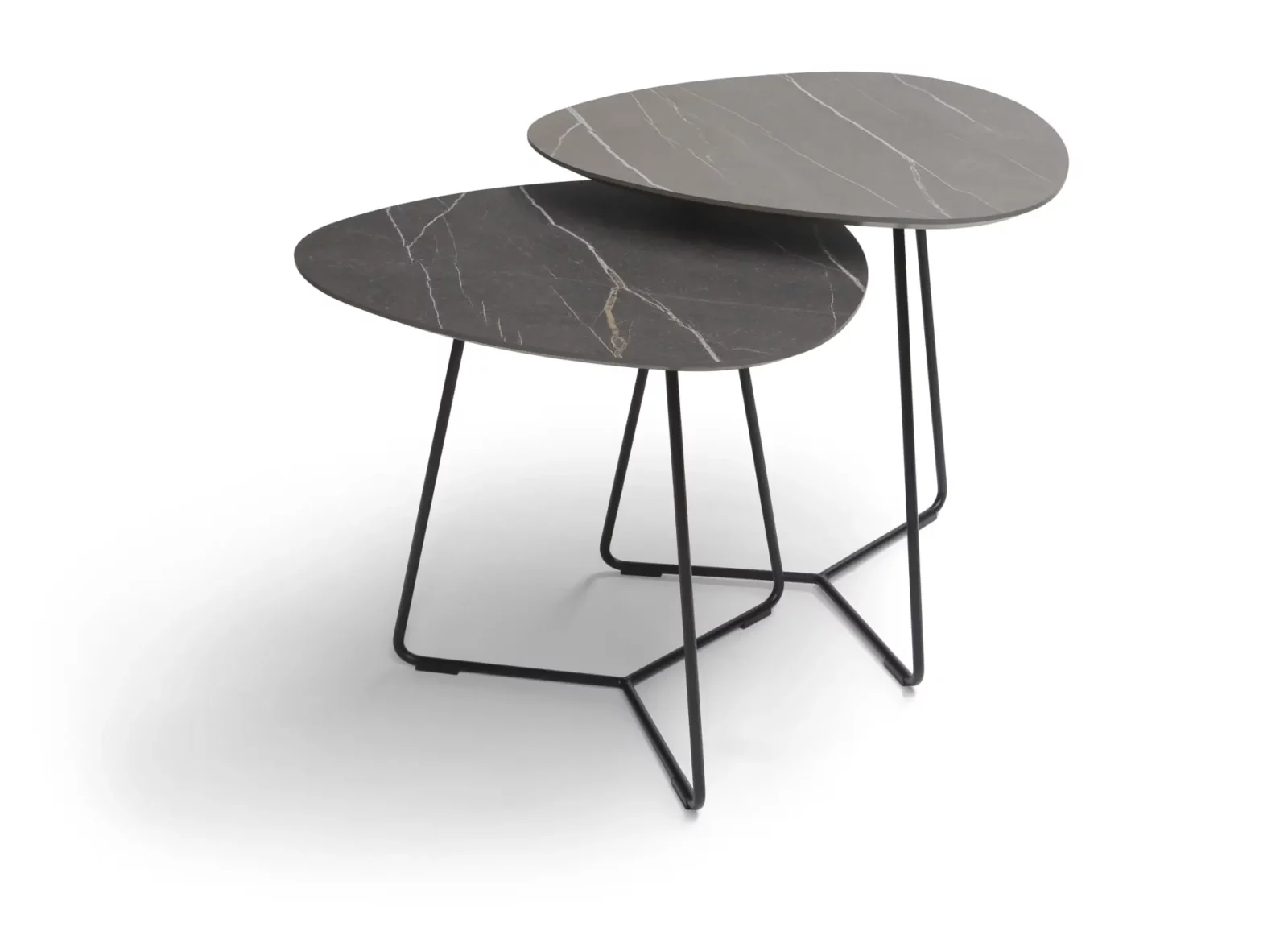 Couchtisch Twinny, zwei runde Tische, HPL-Oberfläche, schwarzes Gestell.