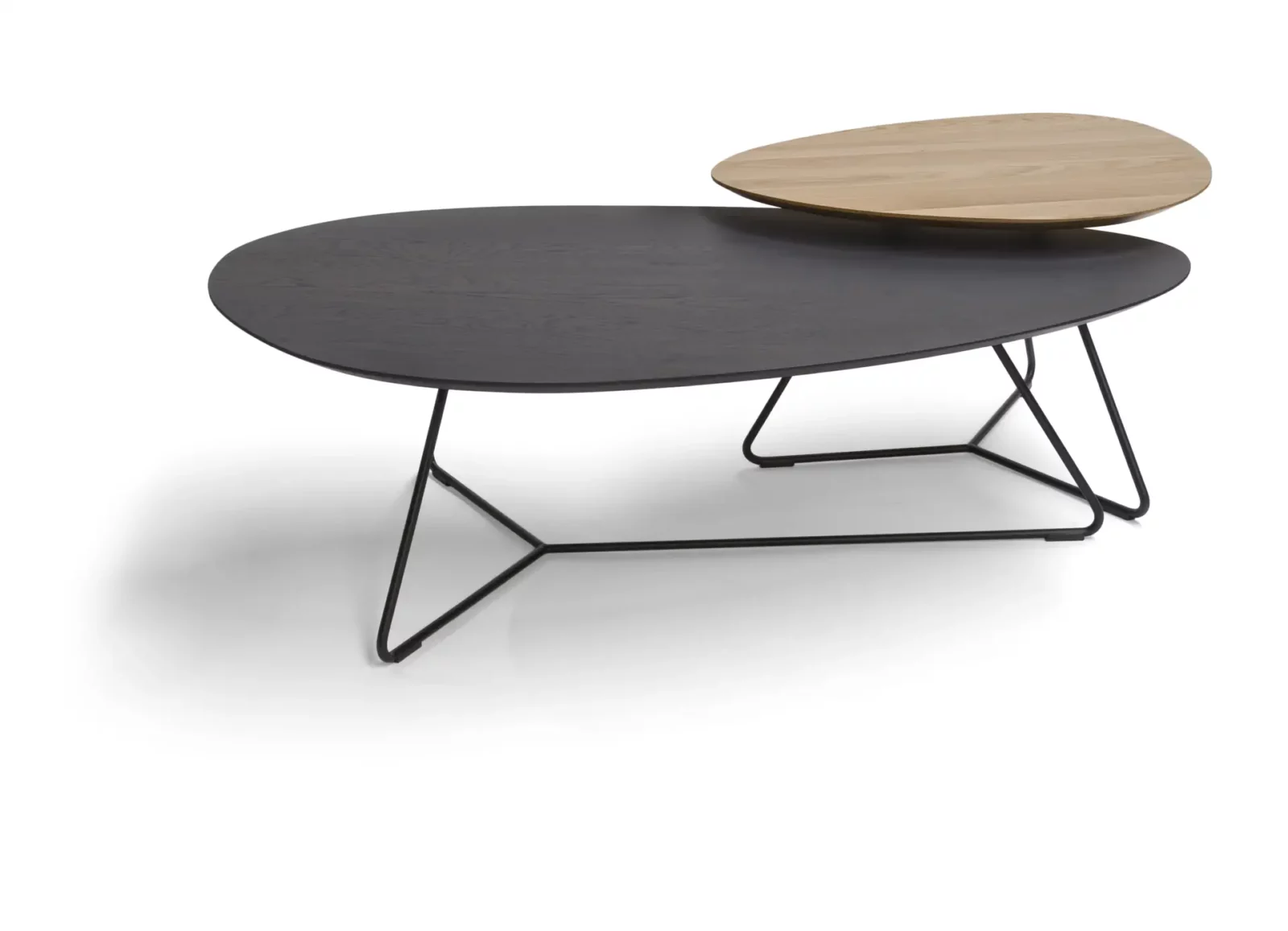 Couchtisch Twinny XL aus massivem Eichenholz mit schwarzem und naturfarbenem Top.