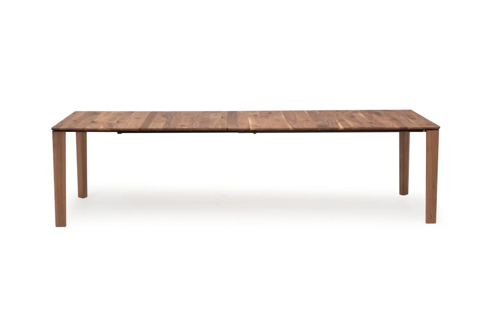 Esstisch David 04 aus dunklem Holz mit klarer Linienführung.