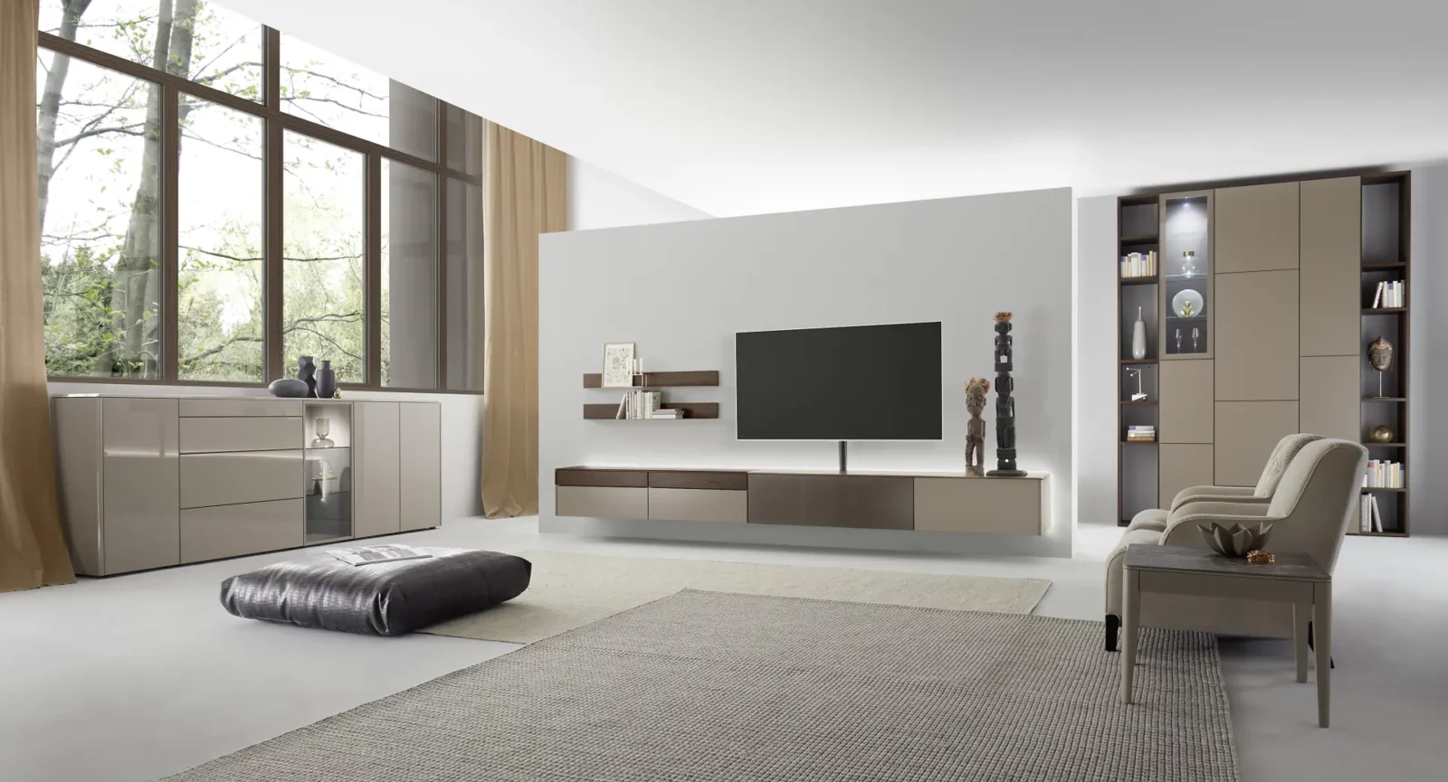 Wohnwand Fokos 011 in Beige mit Holzdetails und integriertem TV.