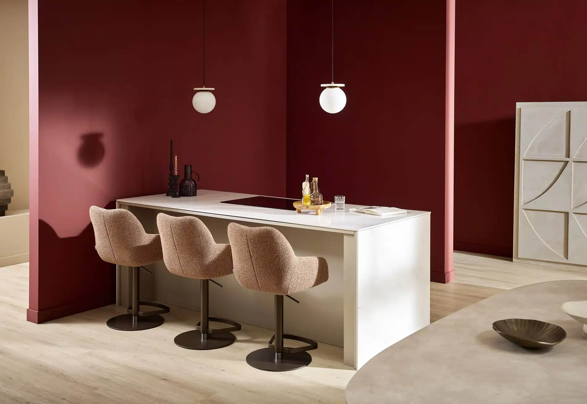 Kiq Arm V Barhocker, verstellbar, Stoff in Altrosa, modernes Design.