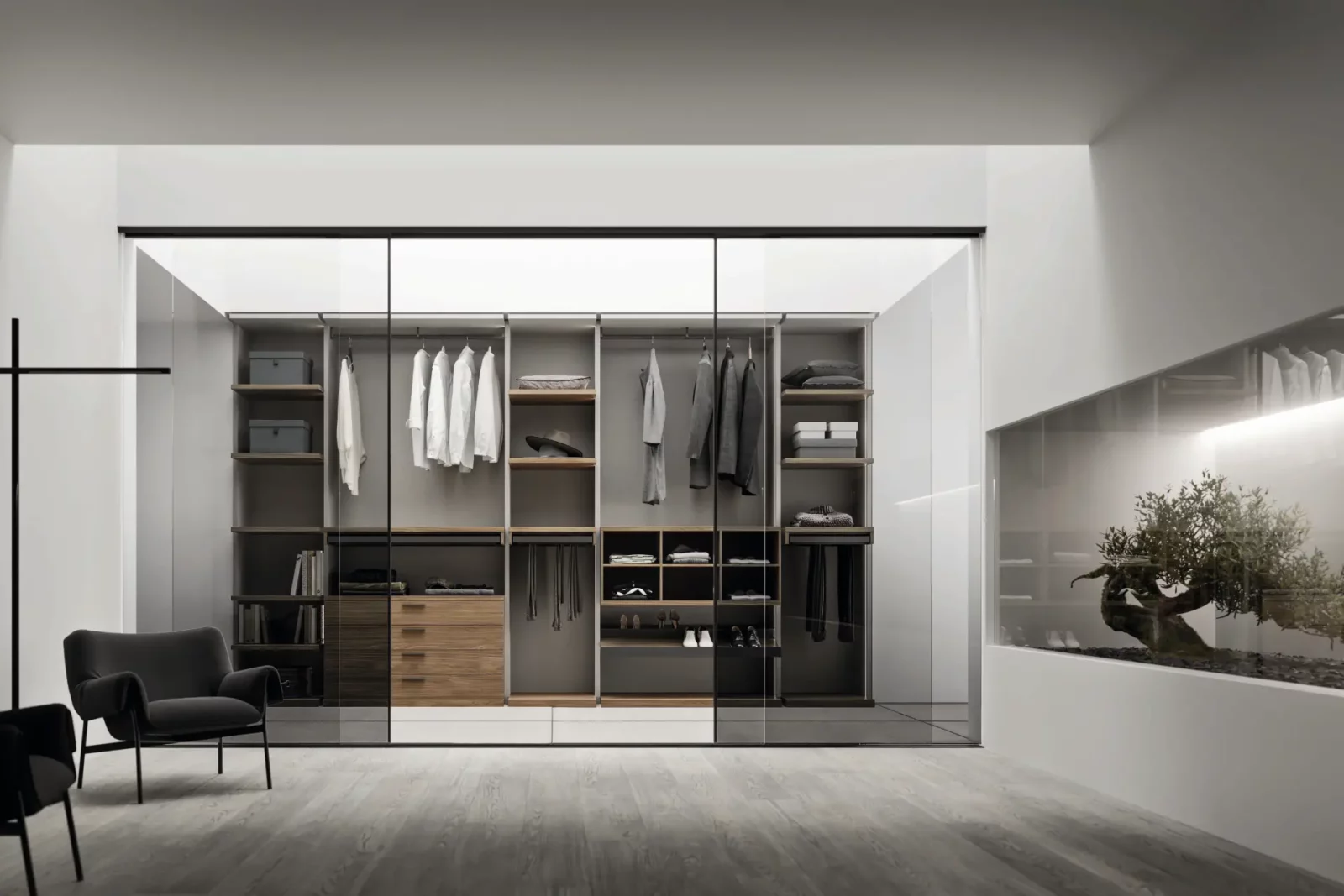 Muro Bello Atlantico Kleiderschrank mit Glasfronten und Holzdetails.