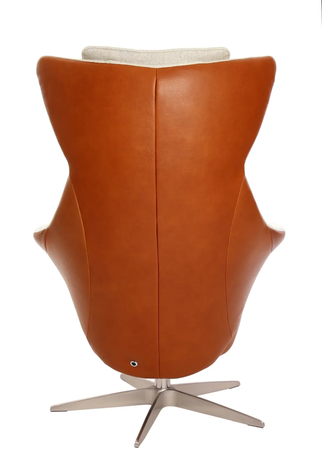 Relaxsessel Teramo 801 in cognacfarbenem Leder mit Metallfuß.