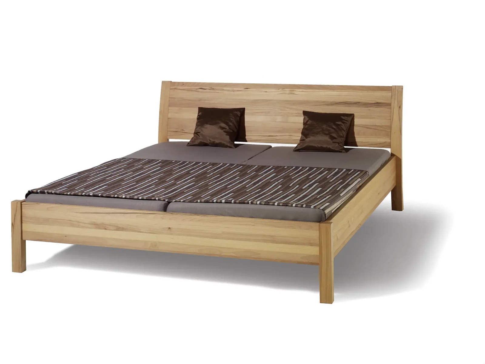Holzschmiede Bett Swing 03 aus hellem Holz mit schlichtem Design.