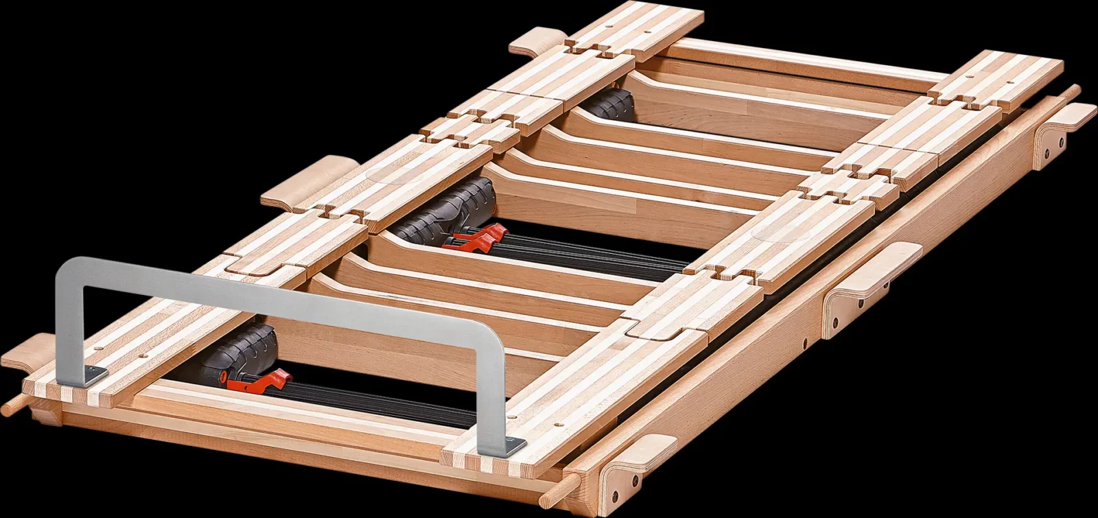 Hüsler Nest Einlegerahmen mit vier Motoren aus Holz und Metall.