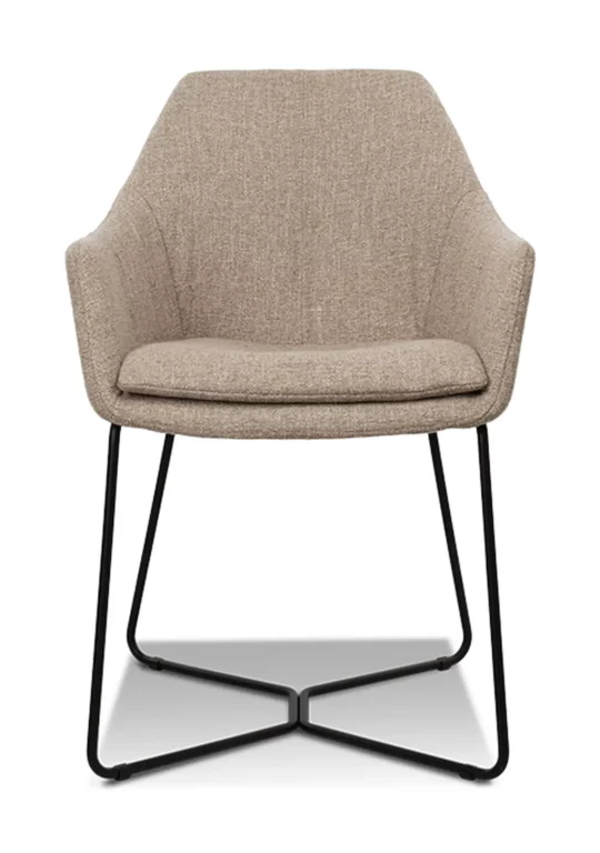 Stuhl Gufi 006, beige Polsterung, schwarzes Metallgestell, modernes Design.