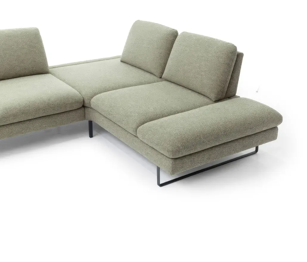 Activineo Brunetti Ecksofa mit flexiblem Steckrücken, hellgrauer Stoffbezug, Metallfüße.